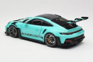 Porsche 911 992 GT3 RS Python Green & Dark Silver Wheels Minichamps 1:18 110062026 Metal - imagen 7 de 8