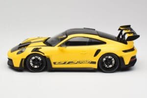 Porsche 911 992 GT3 RS Racing Amarillo & Llantas Negras Minichamps 1:18 153062245 Metal - imagen 3 de 6