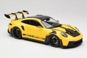 Porsche 911 992 GT3 RS Racing Amarillo & Llantas Negras Minichamps 1:18 153062245 Metal - imagen 4 de 6