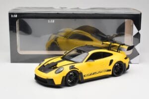 Porsche 911 992 GT3 RS Racing Amarillo & Llantas Negras Minichamps 1:18 153062245 Metal - imagen 6 de 6