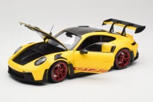 Porsche 911 992 GT3 RS Racing Yellow Weissach Package & Red Wheels Minichamps 1:18 110062025 Metal - imagen 2 de 8