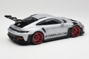 Porsche 911 992 GT3 RS Plata & Llantas Rojas Minichamps 1:18 153062241 Metal - imagen 2 de 6
