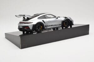Porsche 911 992 GT3 RS Plata Weissach Package Minichamps 1:18 110062020 Metal - imagen 4 de 8