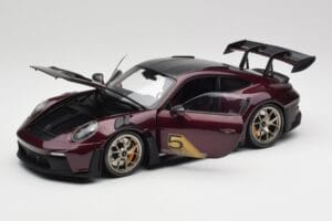 Porsche 911 992 GT3 RS Ultravioleta & Llantas Plata Minichamps 1:18 110062029 Metal - imagen 2 de 8