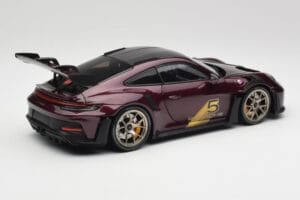 Porsche 911 992 GT3 RS Ultravioleta & Llantas Plata Minichamps 1:18 110062029 Metal - imagen 3 de 8