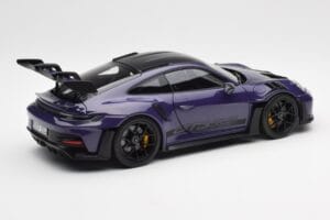 Porsche 911 992 GT3 RS Weissach Package Ultraviolet Norev 1:18 187368 Metal - imagen 3 de 8