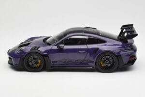 Porsche 911 992 GT3 RS Weissach Package Ultraviolet Norev 1:18 187368 Metal - imagen 4 de 8
