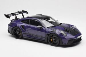 Porsche 911 992 GT3 RS Weissach Package Ultraviolet Norev 1:18 187368 Metal - imagen 6 de 8