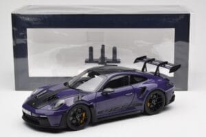 Porsche 911 992 GT3 RS Weissach Package Ultraviolet Norev 1:18 187368 Metal - imagen 8 de 8