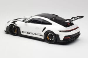 Porsche 911 992 GT3 RS Blanco & Llantas Negras Minichamps 1:18 155062230 Metal - imagen 5 de 6