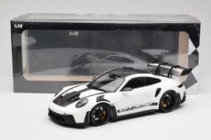 Porsche 911 992 GT3 RS Blanco & Llantas Negras Minichamps 1:18 155062230 Metal - imagen 6 de 6