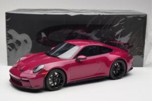 Porsche 911 992 GT3 Ruby Star Neo Red GT Spirit 1:12 GT536 Resina - imagen 6 de 6