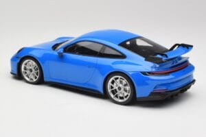 Porsche 911 992 GT3 Shark Azul & Llantas Plata Minichamps 1:18 143069015 Resina - imagen 5 de 6