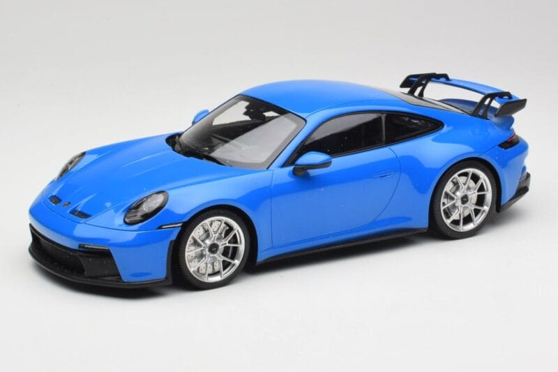 Porsche 911 992 GT3 Shark Azul & Llantas Plata Minichamps 1:18 143069015 Resina