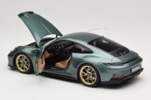 Porsche 911 992 GT3 Touring Package Malachite Green Metallic Norev 1:18 187382 Metal - imagen 5 de 8
