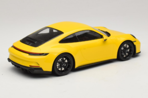 Porsche 911 992 GT3 Touring Amarillo Llantas Negras Minichamps 1:18 117069021 Metal - imagen 2 de 6
