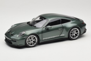 Porsche 911 992 S/T Malachite Green Metallic Norev 1:18 187472 Metal