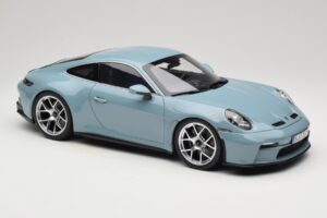 Porsche 911 992 S/T Meisenblau Norev 1:12 127550 Metal - imagen 4 de 6