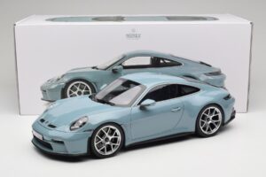 Porsche 911 992 S/T Meisenblau Norev 1:12 127550 Metal - imagen 6 de 6