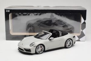 Porsche 911 992 Targa 4 GTS Gris Minichamps 1:18 155061064 Metal - imagen 6 de 6