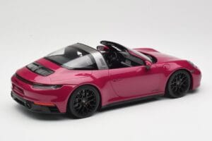 Porsche 911 992 Targa 4 GTS Rubystar Minichamps 1:18 155061066 Metal - imagen 2 de 6