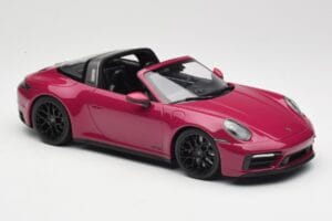 Porsche 911 992 Targa 4 GTS Rubystar Minichamps 1:18 155061066 Metal - imagen 4 de 6