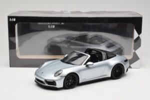 Porsche 911 992 Targa 4 GTS Plata Minichamps 1:18 155061061 Metal - imagen 6 de 6