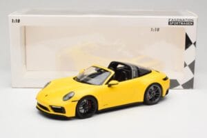 Porsche 911 992 Targa 4 GTS Amarillo Minichamps 1:18 153061064 Metal - imagen 6 de 6