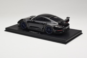 Porsche 911 992 TechArt GTstreet R Negro Con Llantas Azules TechArt 1:18 REMC009 Resina - imagen 5 de 6