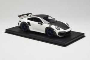 Porsche 911 992 TechArt GTstreet R Blanco Con Llantas Azules TechArt 1:18 REMC014 Resina - imagen 4 de 6