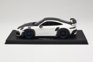 Porsche 911 992 TechArt GTstreet R Blanco Con Llantas Azules TechArt 1:18 REMC014 Resina