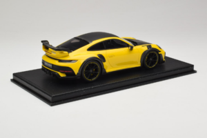 Porsche 911 992 TechArt GTstreet R Amarillo Con Llantas Negras TechArt 1:18 REMC011 Resina - imagen 3 de 6