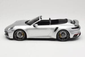 Porsche 911 992 Turbo S Descapotable Plata Minichamps 1:18 155069082 Metal - imagen 3 de 6