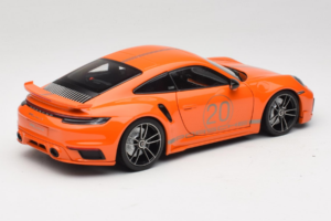 Porsche 911 992 Turbo S Coupe Sport Design Naranja Minichamps 1:18 113069074 Metal - imagen 3 de 8