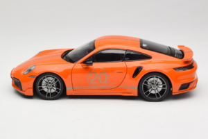 Porsche 911 992 Turbo S Coupe Sport Design Naranja Minichamps 1:18 113069074 Metal - imagen 4 de 8