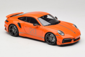 Porsche 911 992 Turbo S Coupe Sport Design Naranja Minichamps 1:18 113069074 Metal - imagen 6 de 8