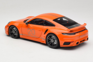 Porsche 911 992 Turbo S Coupe Sport Design Naranja Minichamps 1:18 113069074 Metal - imagen 7 de 8