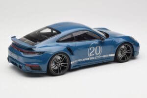 Porsche 911 992 Turbo S Sport Design Package Gentian Blue Metallic Minichamps 1:18 155069170 Metal - imagen 2 de 6