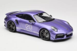 Porsche 911 992 Turbo S Sport Design Package Viola Metallic Minichamps 1:18 155069174 Metal - imagen 4 de 6