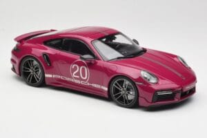 Porsche 911 992 Turbo S con Sport Design Package Rojo Minichamps 1:18 155069172 Metal - imagen 4 de 6