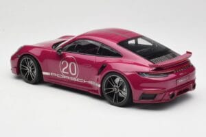 Porsche 911 992 Turbo S con Sport Design Package Rojo Minichamps 1:18 155069172 Metal - imagen 5 de 6