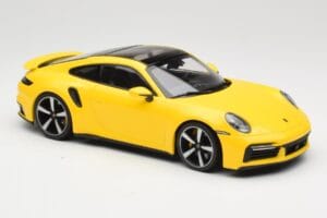 Porsche 911 992 Turbo S Amarillo Minichamps 1:18 155069071 Metal - imagen 4 de 6