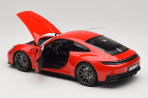 Porsche 911 992.2 Carrera 4 GTS Guards Red Norev 1:18 187171 Metal - imagen 5 de 8