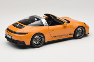 Porsche 911 992.2 Targa 4 GTS Bahama Yellow Norev 1:18 187190 Metal - imagen 4 de 10