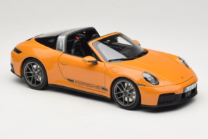 Porsche 911 992.2 Targa 4 GTS Bahama Yellow Norev 1:18 187190 Metal - imagen 8 de 10