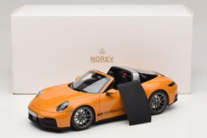 Porsche 911 992.2 Targa 4 GTS Bahama Yellow Norev 1:18 187190 Metal - imagen 10 de 10
