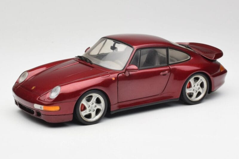 Porsche 911 993 Turbo Arena Rojo Metálico UT Models 1:18 27811 Metal