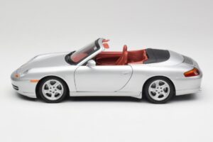 Porsche 911 996 Descapotable Plata Gate 1:18 1052 Metal - imagen 4 de 8