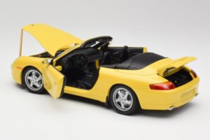 Porsche 911 996 Descapotable Speed Amarillo UT Models 1:18 27906 Metal - imagen 5 de 8