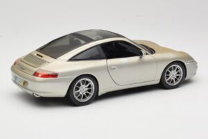 Porsche 911 996 Carrera 4S Plata Maisto 1:18 WAP02102212 Metal - imagen 3 de 8